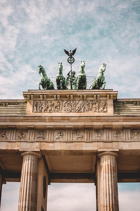 Germany Aesthetic, Robot Icon, Berlin Travel, White Culture, Germany Photography, Cities In Germany, Brandenburg Gate, Berlin City, Backgrounds Phone