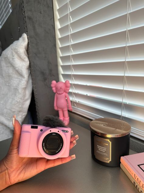 Pink Youtube Camera, Cute Vlog Camera, Pink Vlogging Camera Aesthetic, Rich Off Content, Sony Zv1 Camera, Digital Camera For Vlogging, Sony Pink Camera, Sony Zv1, Youtube Camera