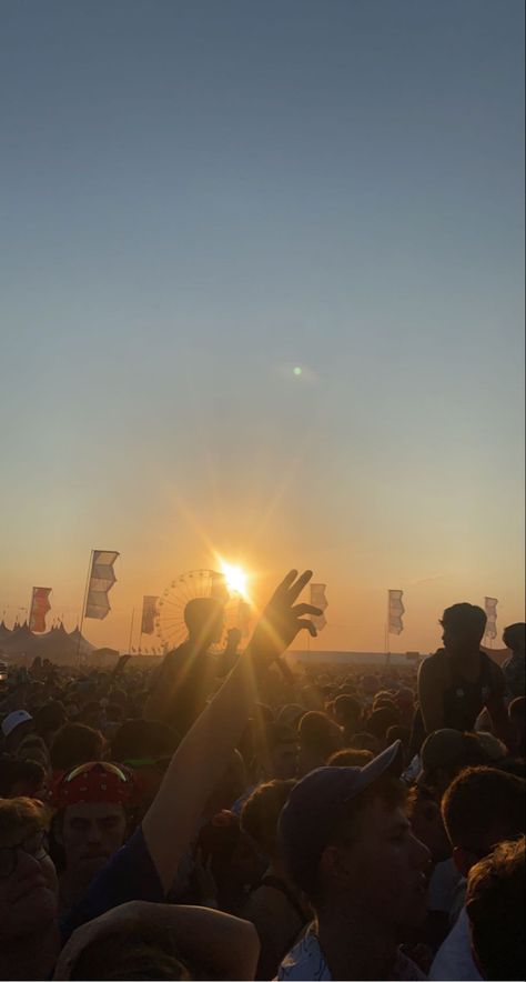 Boardmasters, festival, uk festival, festival aesthetic, pretty sunset, sunset, fairground, funfair, rides, concert, music, boardies Sunny Hill Festival, Boardmasters Festival, Festival Pics, Festival Wallpaper, Festival Uk, Uk Festival, Festival Aesthetic, Aesthetic Pretty, Pretty Sunset