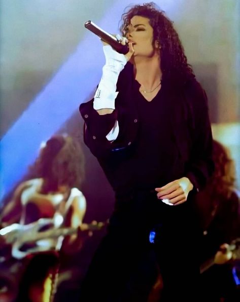 Michael Jackson Dangerous Era, Michael Jackson Performing, Michael Jackson History Tour, Mj Dangerous, Michael Jackson Outfits, Michael Jackson Neverland, Michael Jackson Dangerous, Michael Jackson Funny, Hee Man