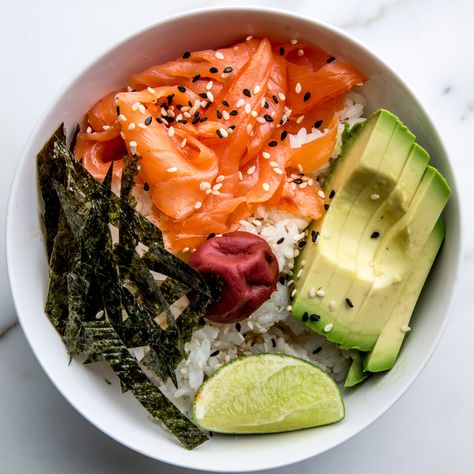 A breakfast bowl worth making every morning, because the Japanese always seem to do it better. Koreansk Mad, Asian Breakfast, Menu Sarapan Sehat, Japanese Diet, Resep Smoothie, Japanese Cooking, Breakfast Bowl, Japanese Dishes, Idee Pasto Sano