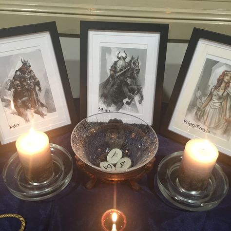 Viking Altar Norse Altar Ideas, Odin Altar Ideas, Frigg Altar, Asatru Altar, Pagan Altar Ideas, Viking Altar, Norse Pagan Altar, Norse Altar, Norse Spirituality