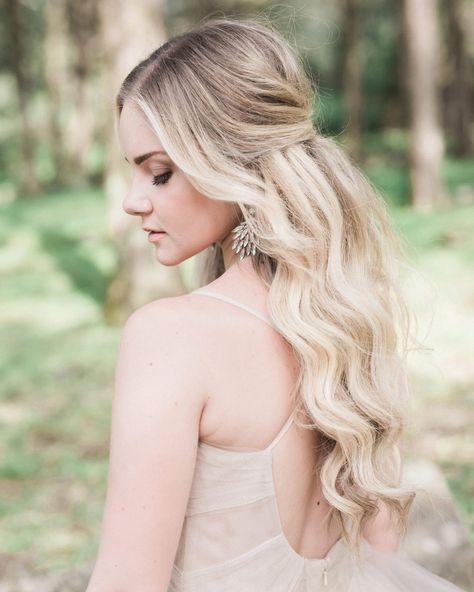 Front Fringe Bridal Hair Half Up, Half Up Wedding, Bridal Hair Down, Dunner Wordend Haar, Wedding Hair Half, Hair Half Up, Long Hair Wedding Styles, Wedding Hairstyles Half Up Half Down, Front Hair Styles