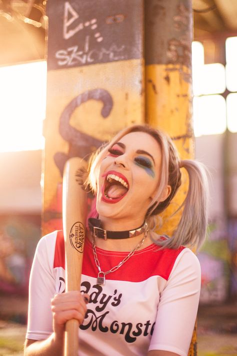 Harley Quinn Photoshoot Ideas, Joker Poses, Harley Quinn Photoshoot, Fantasy Shoot, Halloween Styled Shoot, Harleen Quinn, Harleen Quinzel, Margot Robbie Harley Quinn, Margot Robbie Harley