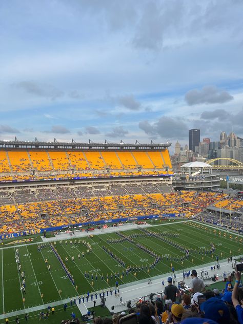 #pitt #PITT #universityofpittsburgh #college #collegelife #pittsburgh Pitt College University Of Pittsburgh, Pitt Aesthetic, Pitt College, Pitt University, Pitt Football, Pittsburgh Sports, College Aesthetic, University Of Pittsburgh, Dream College