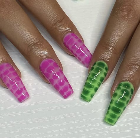 Green Snake Nails, Reptile Nails, Nail Designs And Colors, Bright Nail Designs, Ideas Uñas, Chic Nail Art, Nail Time, Nails Natural, Crazy Nails