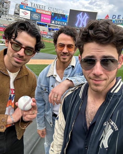 Kevin Jonas, Hey Joe, Jonas Brother, Divorced Parents, Camp Rock, Hot Dads, Yankee Stadium, Joe Jonas, Celebrity Wallpapers