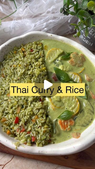 Thai Curry Rice, Thai Rice Recipes, Curry Rice Recipes, Boiled Rice, Chopped Veggies, Thai Rice, Garlic Rice, Baby Corn, How To Boil Rice