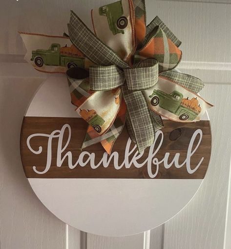 Diy Wooden Circle Sign, Round Thanksgiving Door Hanger, Circuit Ornaments, Fall Round Wood Signs, Fall Door Hangers Wooden, Round Wood Signs, Thankful Crafts, Door Hanger Round, Fall Welcome Sign