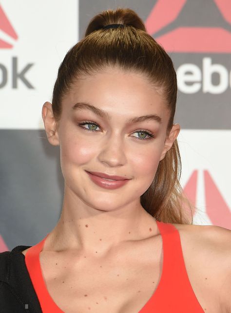 Gigi Hadid Before, Best Eyebrow Growth Serum, Gigi Hadid Makeup, Gigi Hadid Beauty, Gigi Hadid Pictures, Gigi Hadid Looks, Gigi Hadid Outfits, Model Aesthetic, Latest Hairstyles