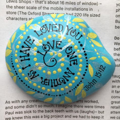 Prayer Rocks, Inspirational Rocks, Diy Rock Art, Christian Rock, Easy Drawings Sketches, Painted Rocks Craft, Rock Painting Ideas Easy, Painted Rocks Diy, Rock Painting Patterns