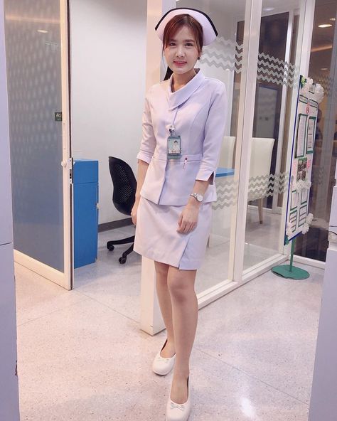 Nurses Uniform Modern, Nurse Dress Uniform, Modern Dance Costume, Nursing Fashion, Women Nurse, Nurse Doctor, Nurse Uniform, Photography Beauty, Uniform Fashion