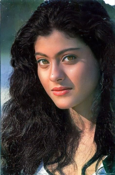 Kajol Pooja Bose, Indian Bollywood Actors, Kareena Kapoor Pics, Female Heroines, Bollywood Aesthetic, 90s Bollywood Aesthetic, 90s Tv Shows, Bollywood Pictures, Bollywood Cinema