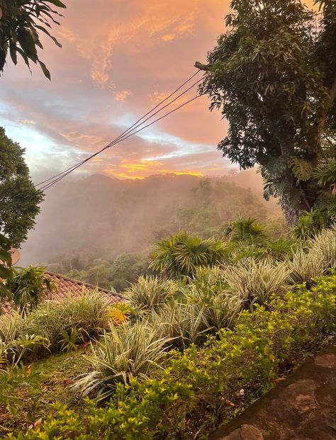 sunset picture in costa rica Costa Rica Bedroom, Tamarindo Costa Rica Aesthetic, Costa Rica Sunset, Meredith Core, Costa Rica Aesthetic, Costa Rica Photography, Costa Rica Retreat, Tamarindo Costa Rica, San Jose Costa Rica