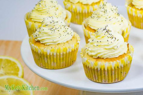 Ketogenic Lemon Poppy Seed Cupcakes Poppy Seed Cupcakes, Lemon Poppy Seed Cupcakes, Cupcake Receptek, Poppy Seed Muffin Recipe, Lemon Poppy Seed Muffins Recipe, Low Carb Cupcakes, Keto Muffin Recipe, Lemon Poppy Seed Muffins, Keto Cupcakes