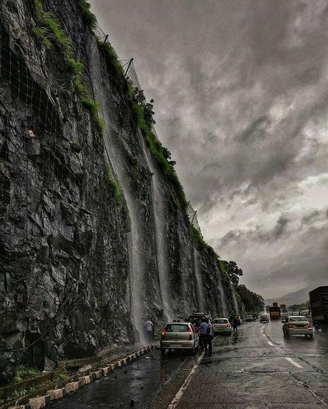 Mumbai Pune Expressway Maharashtra During Monsoon  #Travel #Travellersworld #TravelGrapher #Adventure #AdventureSeekers #AdventureLovers #A2ZAdventure Pune City, Travel India Beautiful Places, Status Photo, Beautiful Vacation Spots, India Travel Places, Travel Movies, Nature Hd, Nainital, Travel India