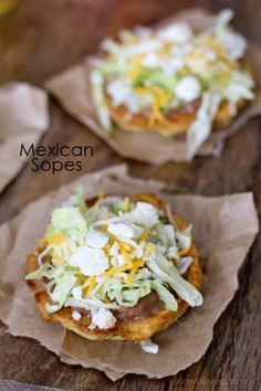 Looking for an authentic, traditional Mexican dish to serve on Cinco de Mayo? These Mexican Sopes would be perfect! As a bonus, they are gluten free and vegetarian! I’ve mentioned before that my cousin loves to cook traditional Mexican meals, and she’s quite good at it. In fact, my One Pan Mexican Chicken and Rice … Mexican Sopes, Sopes Recipe, Yellow Bliss Road, Mexican Chicken And Rice, Traditional Mexican Dishes, Mexican Cooking, Hispanic Food, Traditional Mexican, Mexican Food Recipes Authentic