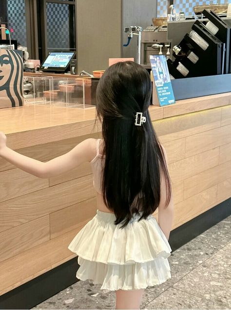 Steet Style, Book Cover Design Inspiration, Beachy Outfits, Ulzzang Kids, Kid Lifestyle, Kids Party Dresses, Choi Soobin, Asian Kids, Baby Fits