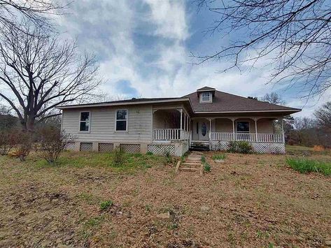 Seven acres in Texas. Circa 1800's. Old train depot on the property! $149,900 - The Old House Life Huge Farmhouse, Gilmer Texas, Beadboard Ceiling, Train Depot, Old Train, Texas Homes, Texas Real Estate, Spacious Kitchens, Barn Doors Sliding