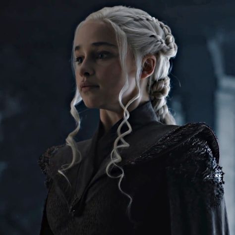 Daenerys Targaryen Aesthetic, Fate Grand Order Lancer, Daenerys Targaryen Icons, Emilia Clarke Daenerys Targaryen, Queen Of Dragons, Game Of Thrones Poster, Rose Leslie, Fairytale Aesthetic, Targaryen Aesthetic