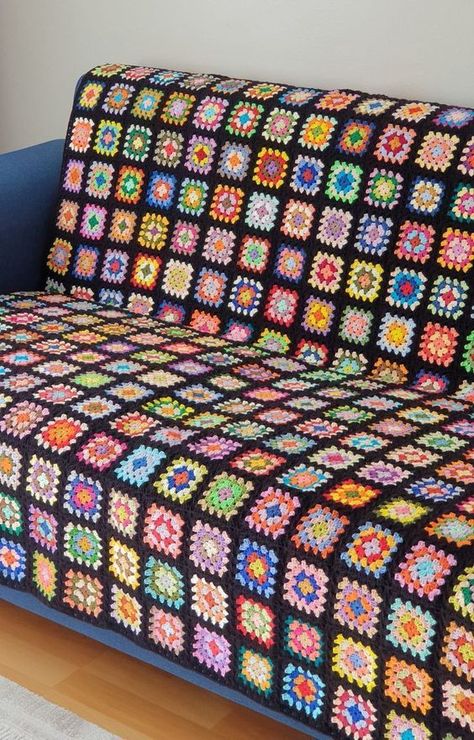 Crochet Bedsheets, Crochet Blanket Vintage, Crochet Furniture, Granny Square Crochet Patterns Free, Microcar, Crochet Basket Pattern, Vintage Blanket, Crochet Fall, Square Blanket