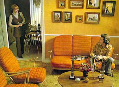 Furniture set and living room 70's. Orange Couches, 1970s Living Room, 1970s Interior, 70s Room, 1970s Furniture, 70s Living Room, Retro Homes, 1970s Home Decor, 70s Interior Design