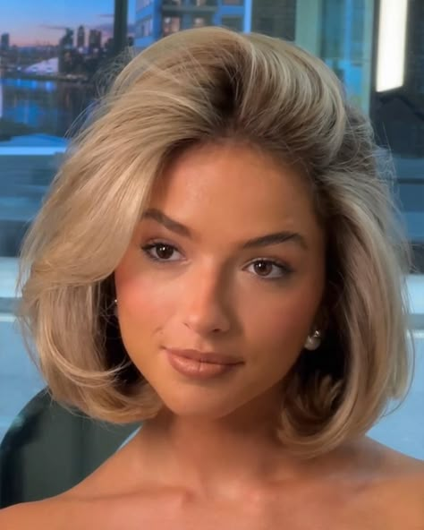 Celebrity Hair Color, Short Hair Blowout, Short Blonde Bobs, Hair Color Brands, Cute Bob, Blonde Bob Hairstyles, Wish Me Luck, Blowout Hair, Blonde Hair Looks