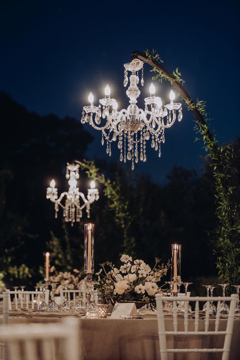 Wedding Reception With Chandeliers, Wedding Twilight, Candlelight Wedding, Small Outdoor Wedding, Candlelit Reception, South Africa Wedding, Candle Lit Wedding, Africa Wedding, Backyard Reception