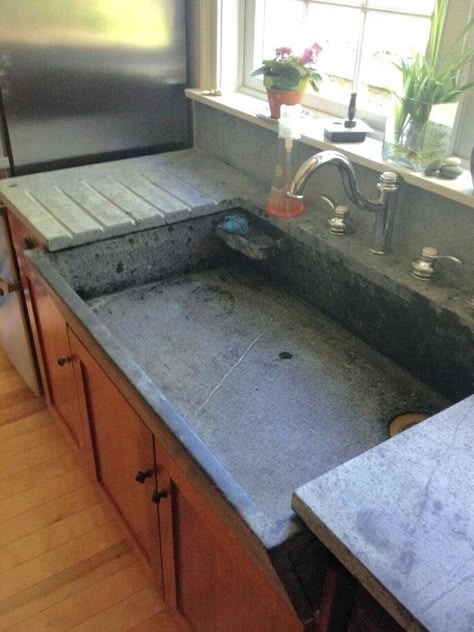 Sink With Drainboard, Stone Sink Kitchen, Kitchen Top, Drainboard Sink, Dirty Kitchen, Kitchen Sink Design, Diy Concrete Countertops, Concrete Kitchen, Rustic Kitchen Design