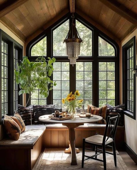 Porch Breakfast Nook, Banquette Kitchen, Katie Leclercq, Sunroom Dining Room, Sunroom Dining, Small Sunroom, Kitchen Banquette, Sunroom Designs, Banquette Seating