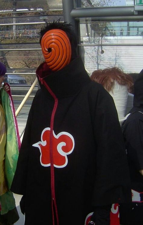 Omg I have friend...sounds exactly like tobi...this would b an awsome cosplay for him Tobi Cosplay, Deidara Cosplay, Naruto Deidara, Sasori Akatsuki, Deidara Sasori, Akatsuki Cosplay, Itachi Cosplay, Naruto Cosplay Costumes, Naruto Costumes