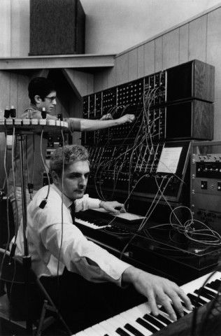 Moog Synthesizer, Music Technology, August 21, Music Studio, Music Legends, Mambo, Recording Studio, House Music, May 23