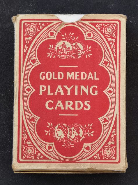 Postcard Ideas, Advertising Pictures, Playing Card Box, Vintage Playing Cards, Travel Cards, Poker Cards, Vintage Games, Picture Cards, Gold Medal