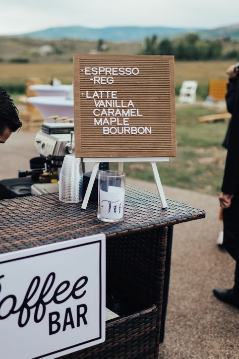 Wedding Smoothie Bar, Iced Coffee Hour Wedding, Coffee Bar Ideas Wedding, Coffee Bar For Wedding, Coffee Bar Wedding Reception, Coffee Station Wedding, Cocktail Engagement Party, Coffee Reception, Coffee Bar Wedding