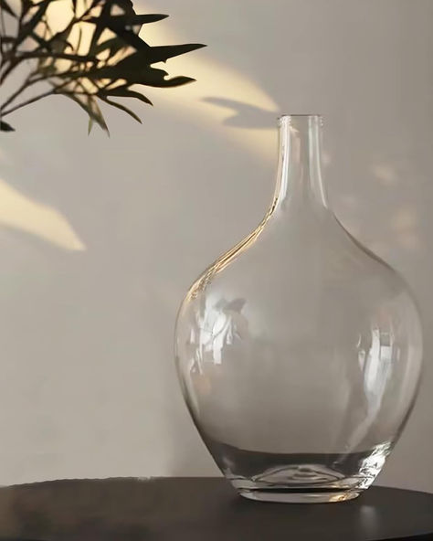 Large Glass Vase Filler Ideas, Glass Vase Filler Ideas, Vase Filler Ideas, Vase For Pampas, Extra Large Vase, Vase For Living Room, Dresser Decor Bedroom, Floor Vase Decor, Glass Floor Vase