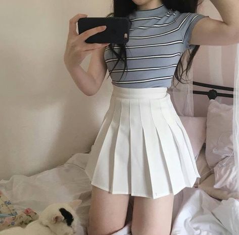 Tenis Skirt Outfits, Skirt Outfits Korean, Korean Skirt, Rok Mini, Mini Outfit, Tennis Skirt Outfit, White Tennis Skirt, Tennis Skirts, Curvy Girl Outfits