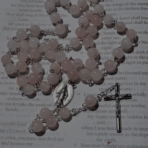 Catholic Imagery Aesthetic, Religion Aesthetic Dark, Religious Aesthetic Dark, Catholism Aesthetic, Catholic Aesthetic Dark, Catholic School Aesthetic, Roman Catholic Aesthetic, Gothic Catholic Aesthetic, Christian Core Aesthetic