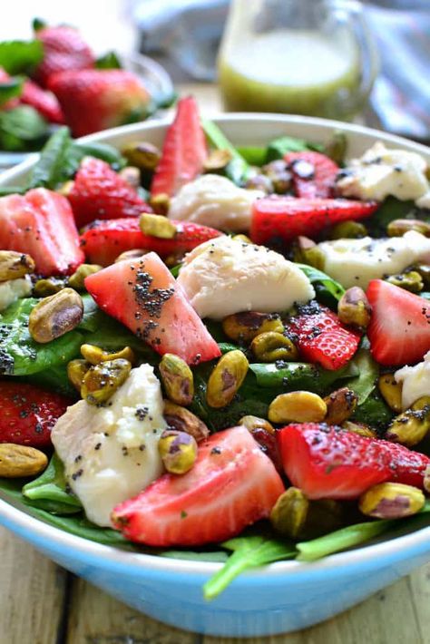 Honey Balsamic Vinaigrette, Lemon Tree Dwelling, Strawberry Spinach Salad, Salad With Goat Cheese, Pistachio Salad, Perfect Salad, Spinach Salad Recipes, Loaded Sweet Potato, Strawberry Spinach