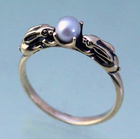 Gold Akoya Pearl Ring For Wedding, Exquisite Akoya Pearl Wedding Rings, Luxury Akoya Pearl Ring, Exquisite Akoya Pearl Ring, Luxury Exquisite Akoya Pearl Rings, Rabbit Ring, Watership Down, Buy Pearls, Rabbit Lover