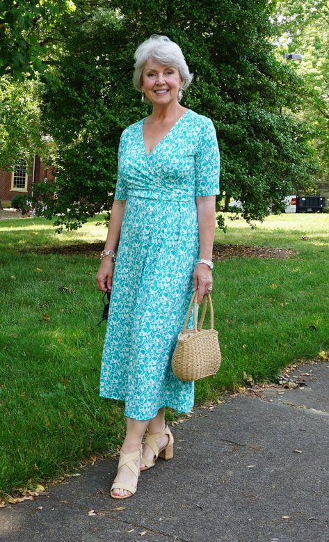 Casual Dresses For Older Women, Older Women Dress, Old Lady Outfit, Summer Dresses For Older Women, Dress For Older Women, Old Women Fashion, Old Lady Fashion, Older Women Dresses, Old Lady Dress