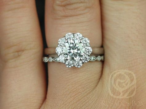 Halo Wedding Set, Halo Bridal Set, Art Deco Flower, Flower Halo, Forever One Moissanite, Diamond Flower, Wedding Set, Bridal Set, Quality Diamonds