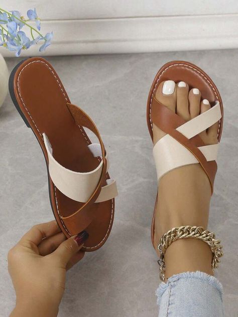 Ladies Footwear Design, Ladies Footwear Flats, Open Shoes For Ladies, Leather Slippers For Ladies, Casual Shoes Women Sneakers, American Eagle Sandals, Cute Ankle Boots, Women Slippers Fashion, Half Shoes