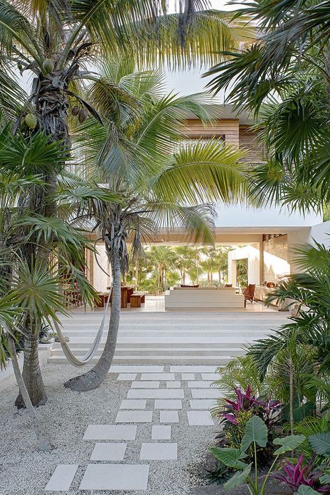 Specht Architects-Tulum House Tulum House, Mexican Villa, Houses In Mexico, Dream Beach Houses, Casa Country, Modern Beach House, Modern Beach, Dream Beach, Tulum Mexico