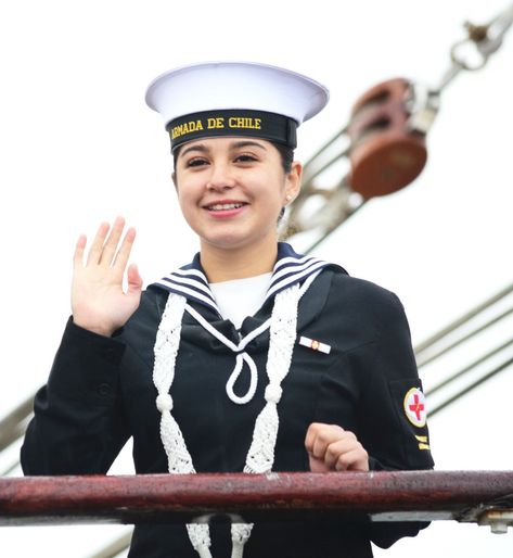 Chile navy woman Naval Uniform, Black Dress Red Carpet, Female Warriors, Navy Sailor, Head Scarf Styles, Military Officer, Army Women, Military Girl, Military Uniforms