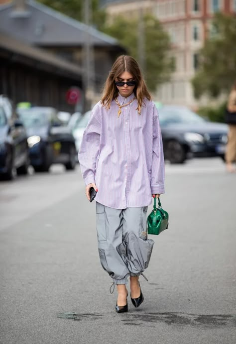 Fall Outfit Ideas 2019 | POPSUGAR Fashion Juxtaposition Fashion, Oversized Shirt Outfits, Lavender Clothing, Outfits Oversize, Light Summer Color Palette, Oversized Outfits, Copenhagen Fashion Week Street Style, Street Mode, Oversize Outfit