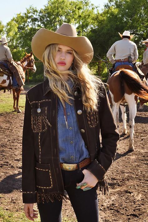 Cowgirl Dress, Western Trend, Cowgirl Dresses, Summer Style Guide, Looks Country, Rodeo Outfits, Rodeo Fashion, Cowboy Outfits, Cowgirl Outfits