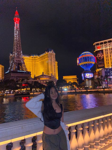 Las Vegas Black Women, Las Vegas Selfies, Cute Vegas Picture Ideas, Pictures In Vegas, Las Vegas Instagram Story, Vegas Vacation Outfits, Vegas Inspo Pics, Las Vegas Fits, Las Vegas Pics