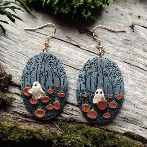 Step into an enchanted forest with these Pumpkin Ghost Earrings. Perfectly blending dark cottagecore with witchy vibes, these mismatched dangle earrings feature ghostly figures amidst pumpkins, capturing the essence of a spooky yet natural Halloween. A must-have for those who love gothic, boho, and nature-inspired fall accessories. Features: -Hypoallergenic earring hooks -lightweight -handmade from polymer clay -perfect halloween and fall gift * Please note* Due to the fact that they are handmad Witchy Fall Crafts, Cute Halloween Accessories, Polymer Clay Fall Decor, Polymer Halloween Earrings, Spooky Polymer Clay Earrings, Witchy Polymer Clay, Spooky Cottagecore, Polymer Clay Witchy Crafts, Fall Polymer Clay