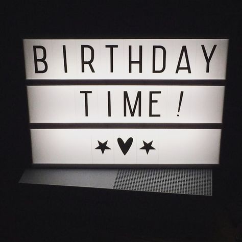 Word Light Box, Light Box Ideas, Ligth Box, Message Light Box, Box Quotes, Cinema Box, Light Box Quotes, 21st Birthday Decorations, Boxing Quotes