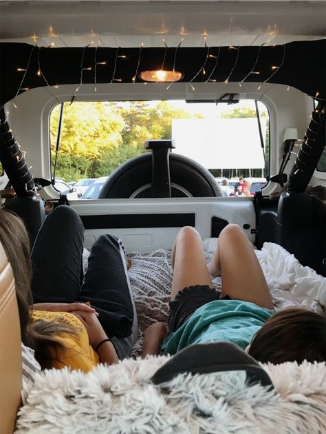 ✿ pinterest: @wifi0n ✿ Auto Jeep, Cars Jeep, Bloc Party, Cute Date Ideas, Dream Cars Jeep, Fun Sleepover Ideas, Bmw I8, Summer Plans, Summer Goals